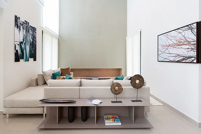Fotografia de arquitetura e imóveis em Bragança Paulista: sala de estar clara e ampla